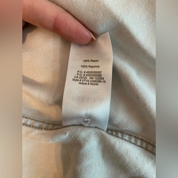 Aritzia Talula Button Down Shirt - Sz M - Picture 5 of 6